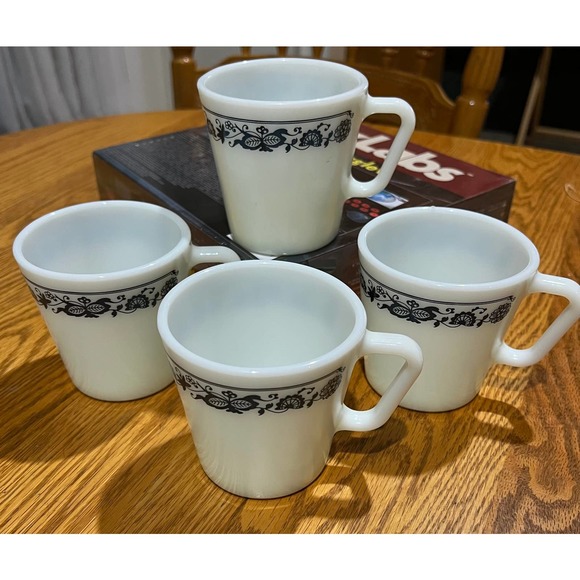 PYREX Old Town Blue Onion MUGS CUPS  Set of 4 - Picture 3 of 5